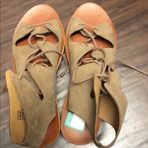 New! Lucky brand leather sandals!